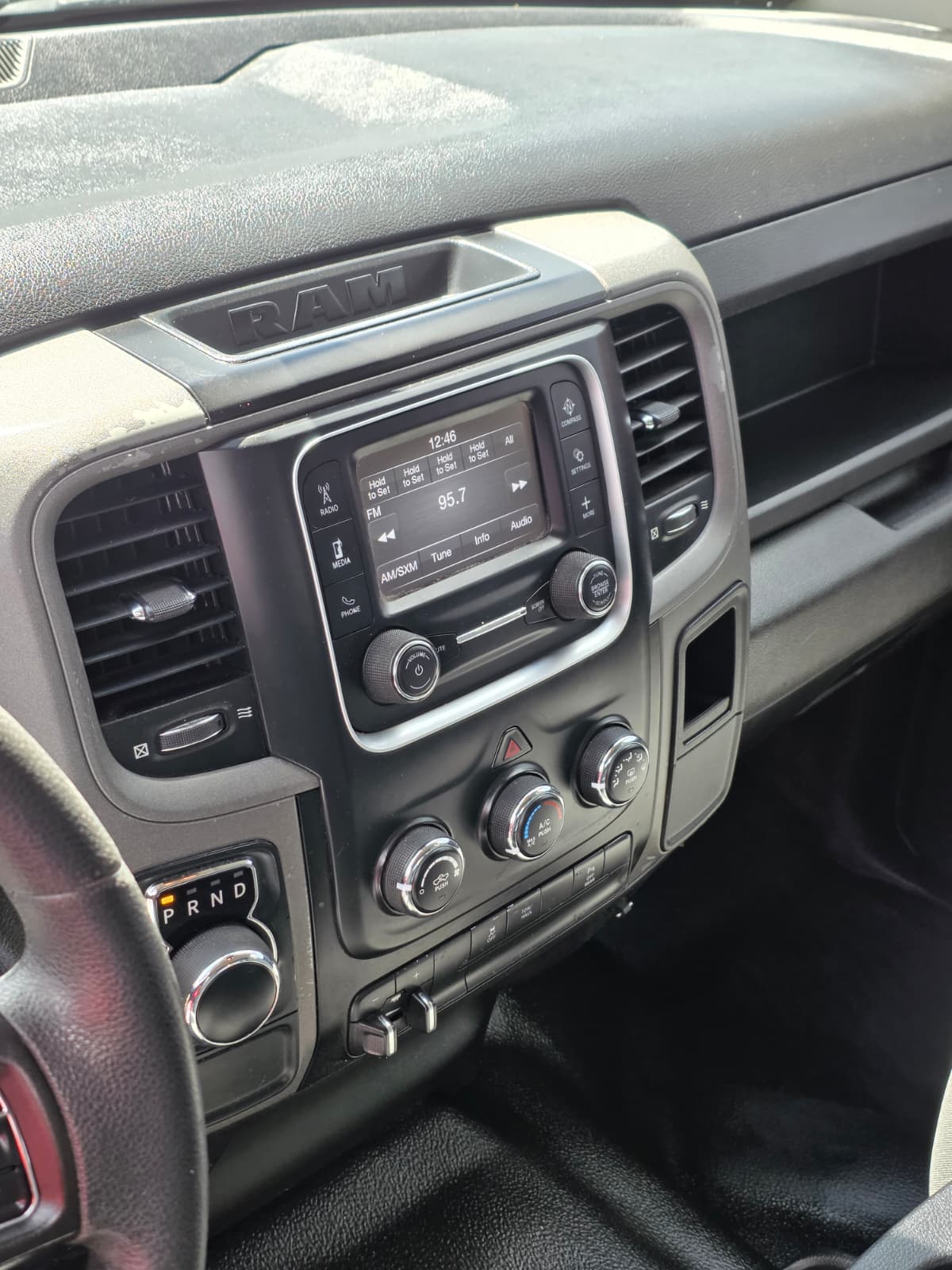 2022 RAM 1500 Classic – 1C6RR6ST3NS198714 (23) – dariautosales