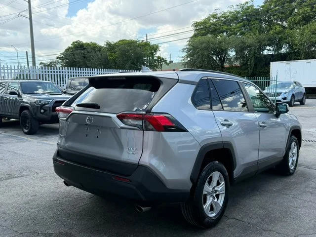 2020 Toyota RAV4 XLE