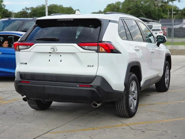 2022 Toyota RAV4 XLE